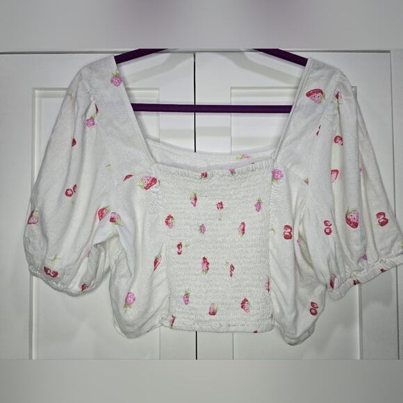 BP. White Strawberry Print Crop Top – Size XL - Picture 6 of 8